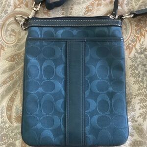 EUC Coach Signature Crossbody Bag